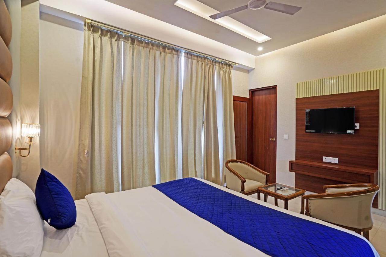 Hotel Diamond Admire -Corporate Stay Business Hotel By F9 Hotels Нойда Экстерьер фото